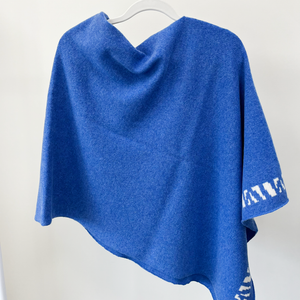 Lambswool knitted poncho - river blue and white