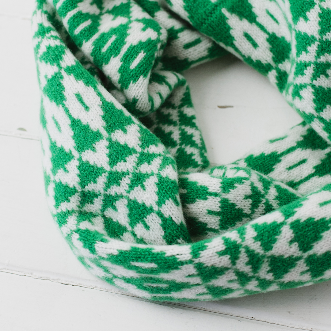 Mirror snood / cowl - billiard green and white