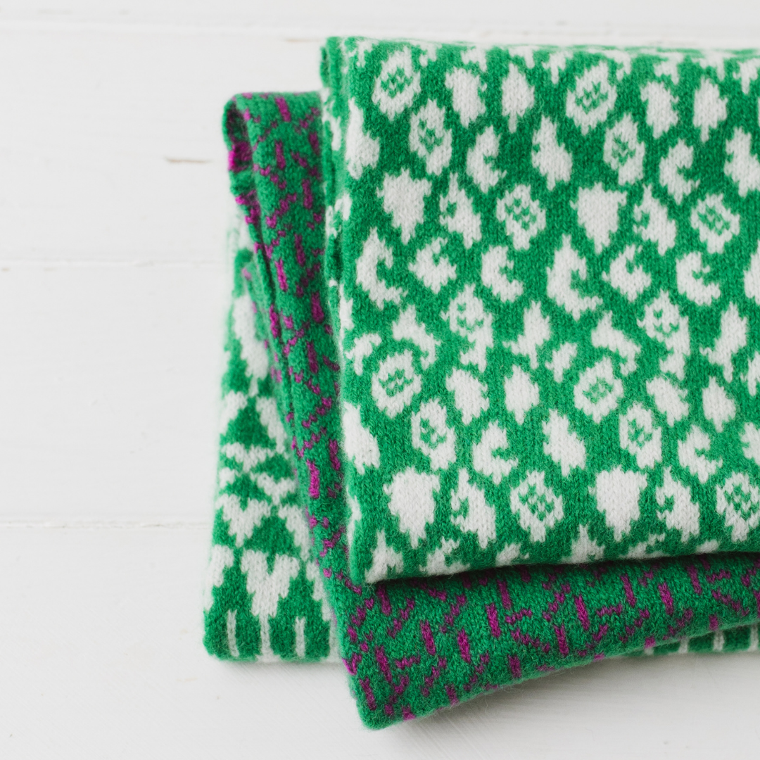 Leopard snood / cowl - billiard green and white