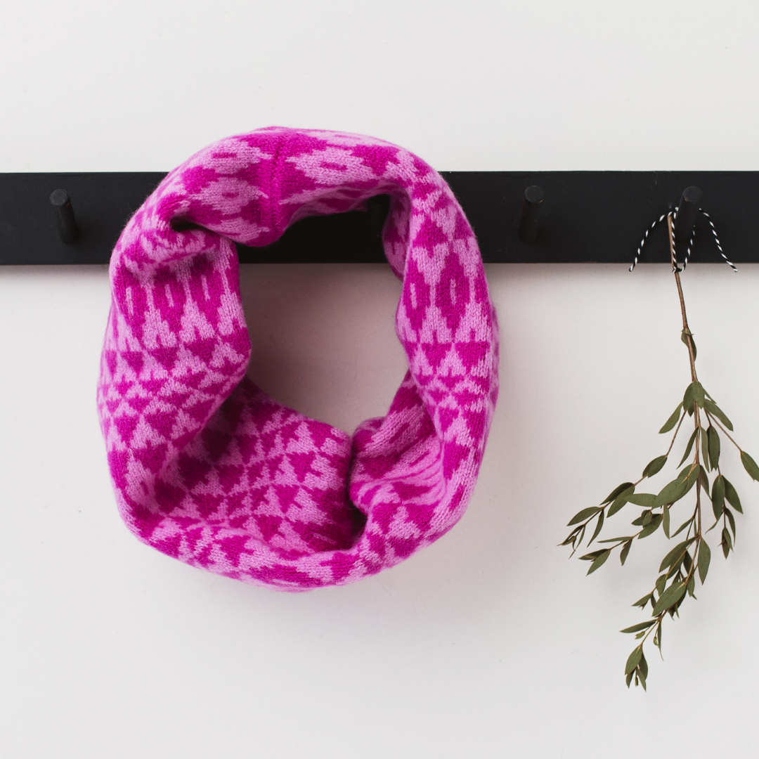 Mirror snood / cowl - honesty and thulian pink