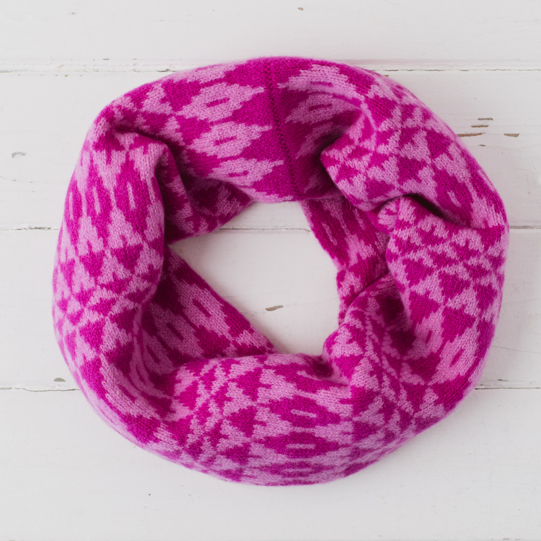 Mirror snood / cowl - honesty and thulian pink