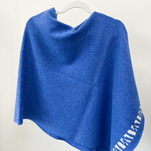 Lambswool knitted poncho - river blue and white