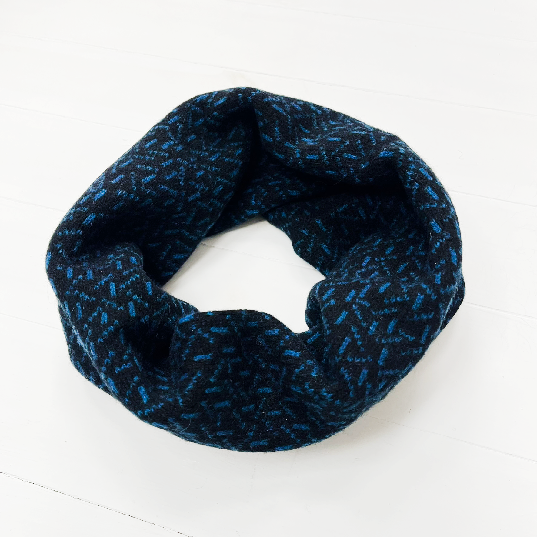 Scatter snood / cowl - black and diesel