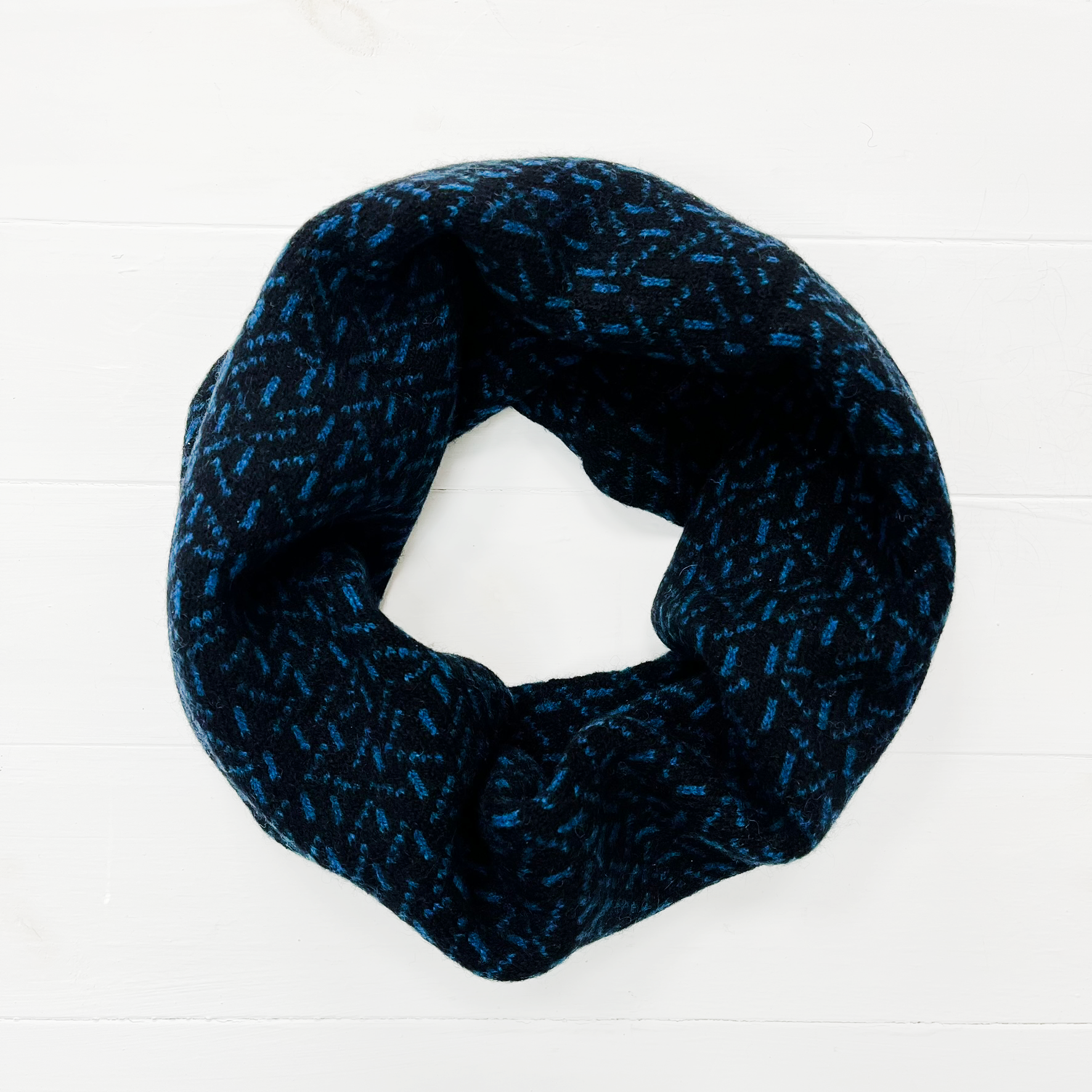 Scatter snood / cowl - black and diesel