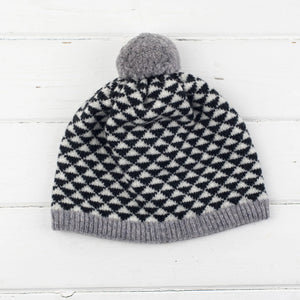 SAMPLE SALE Triangle pom pom hat - monochrome