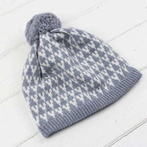 SAMPLE SALE Arrow pom pom hat - seal and white